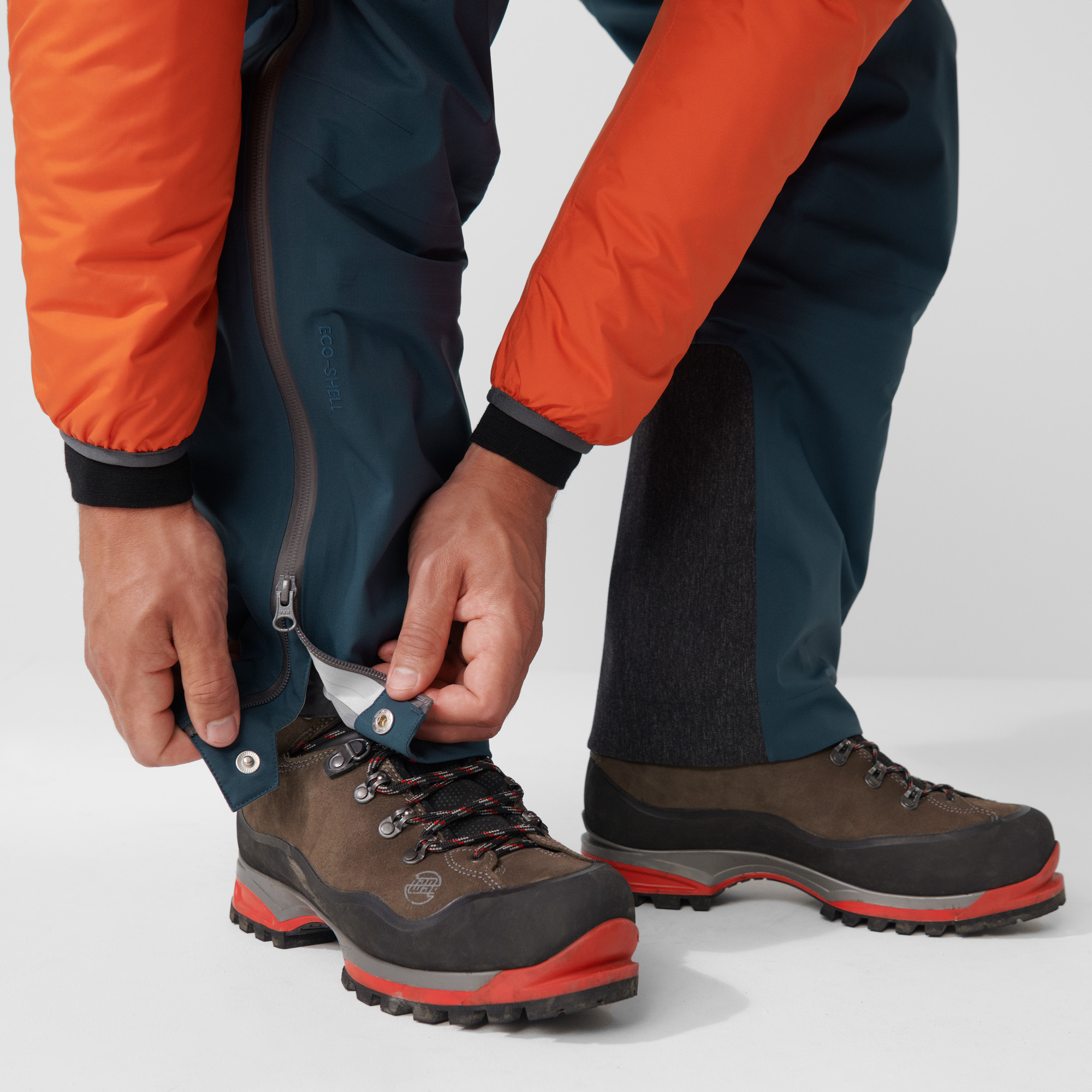 10798-bergtagen-eco-shell-trousers-m–1.webp