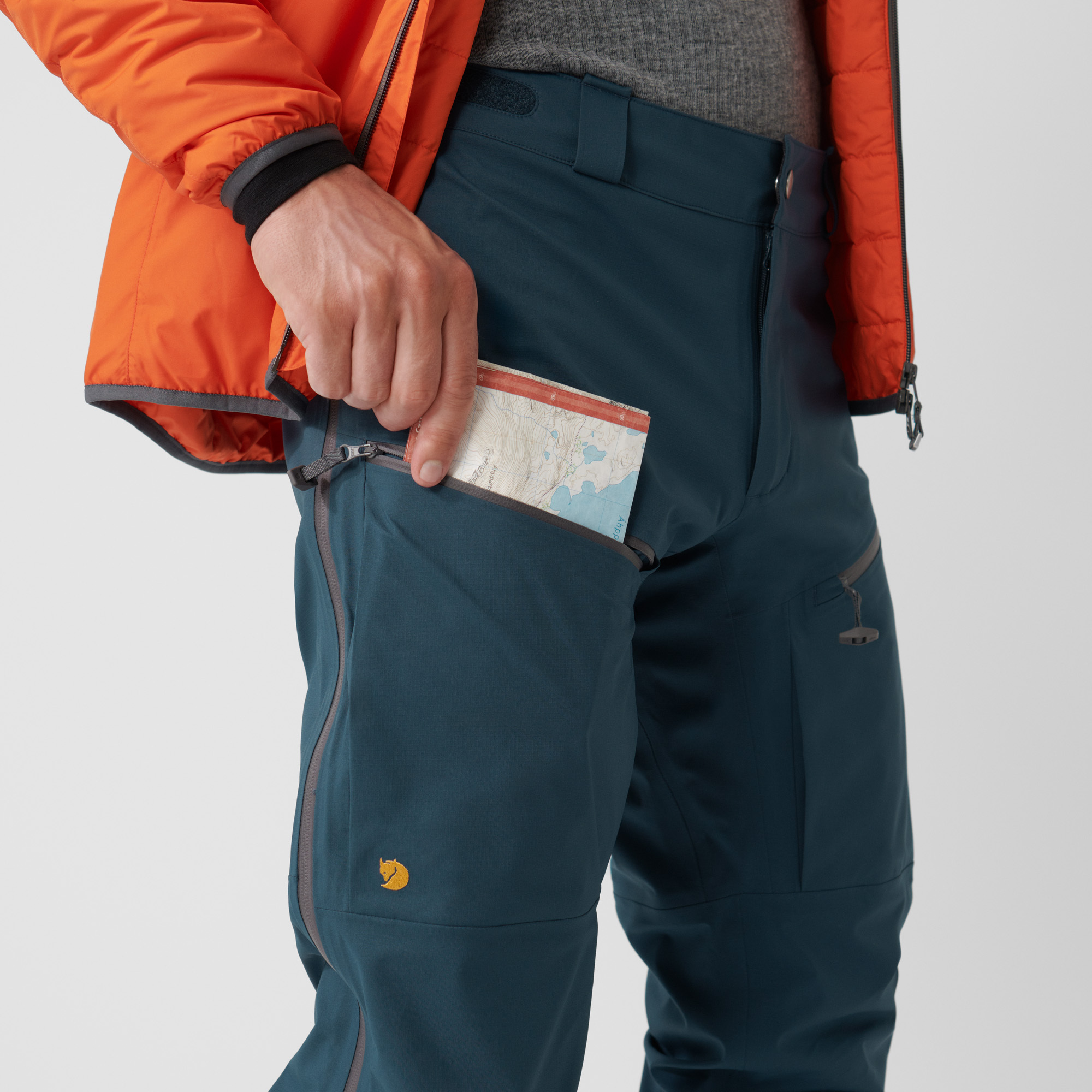 10798-bergtagen-eco-shell-trousers-m–1.webp