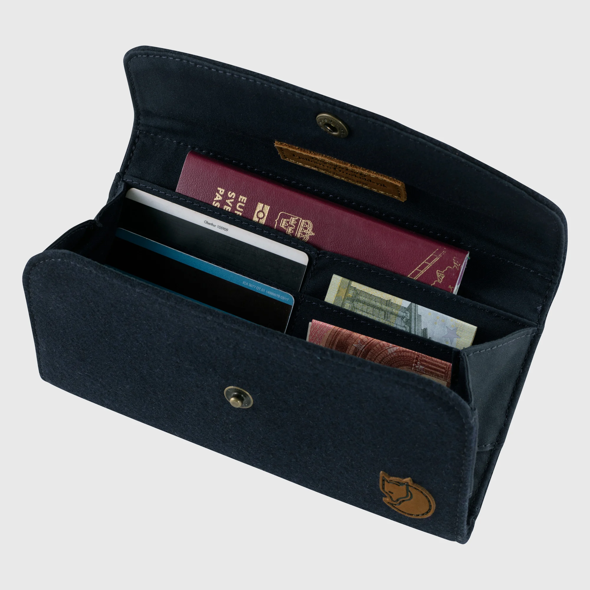 740-norrv-ge-travel-wallet–1.webp