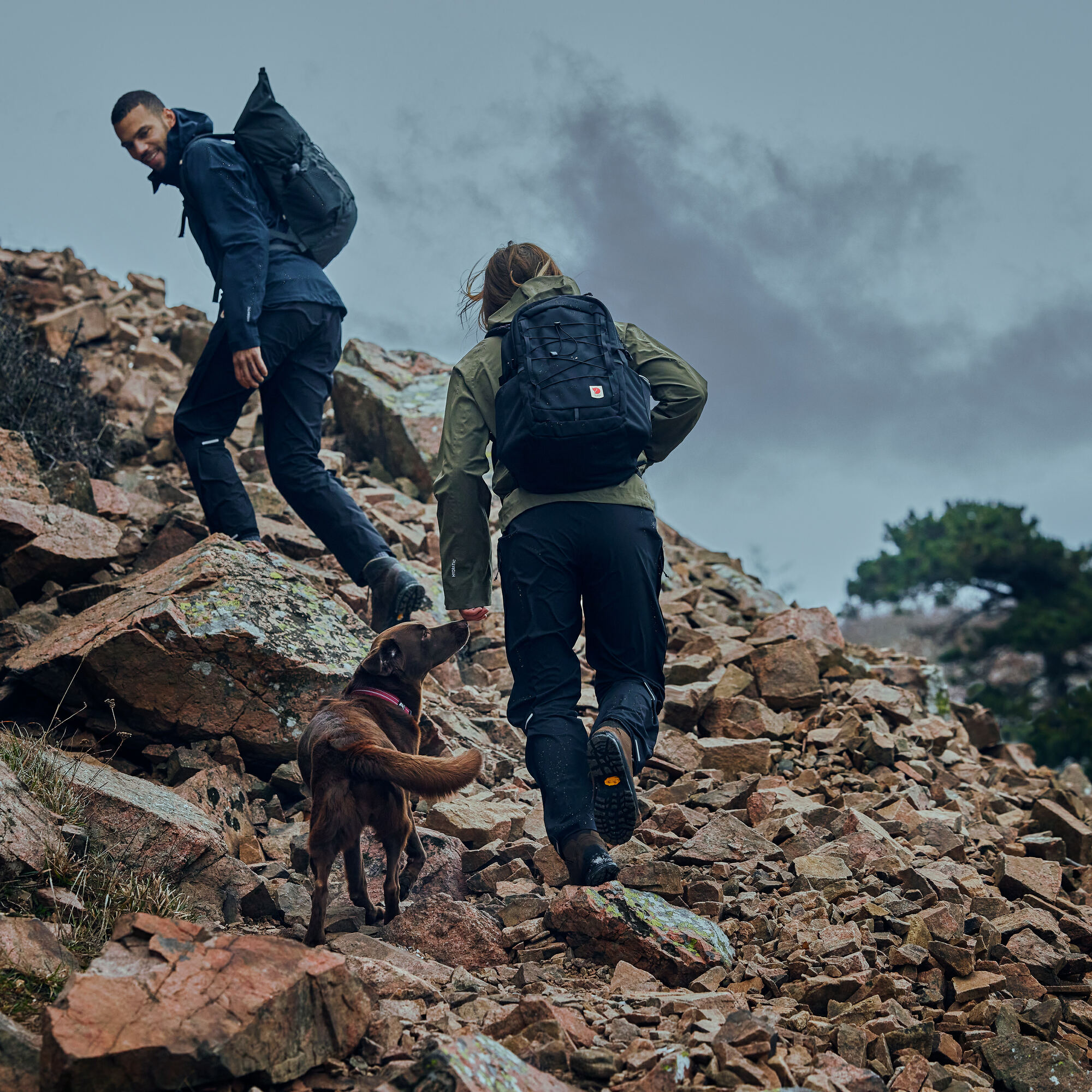 8461-high-coast-hydratic-trail-jacket-w–1.jpg