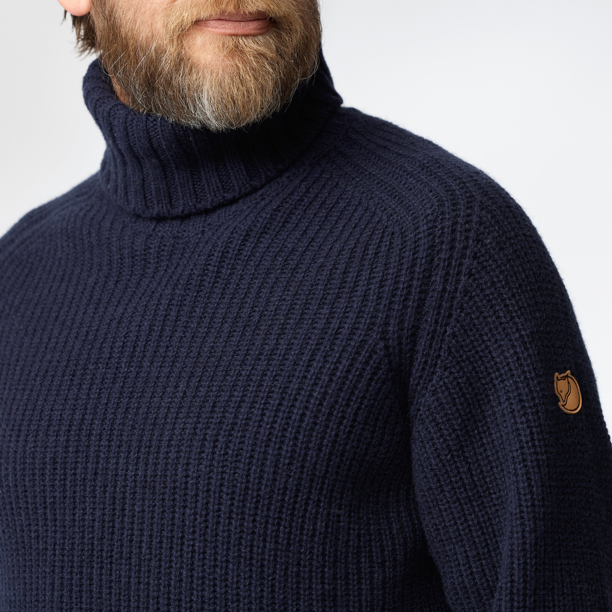 9500–xd6-vik-roller-neck-sweater-m–1.jpg