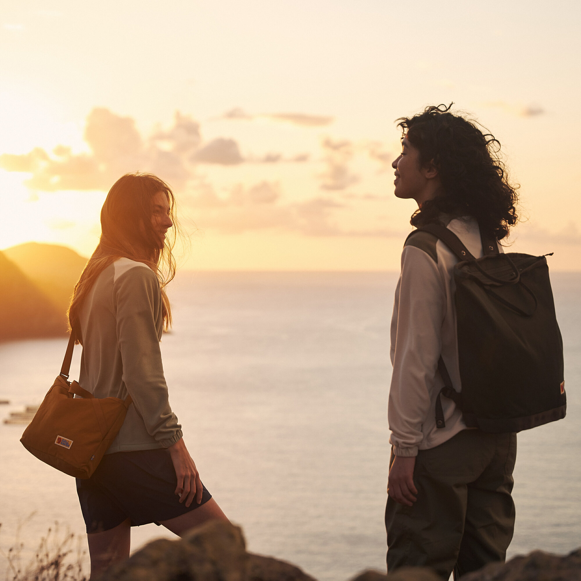 966-high-coast-relaxed-shorts-w–1.webp